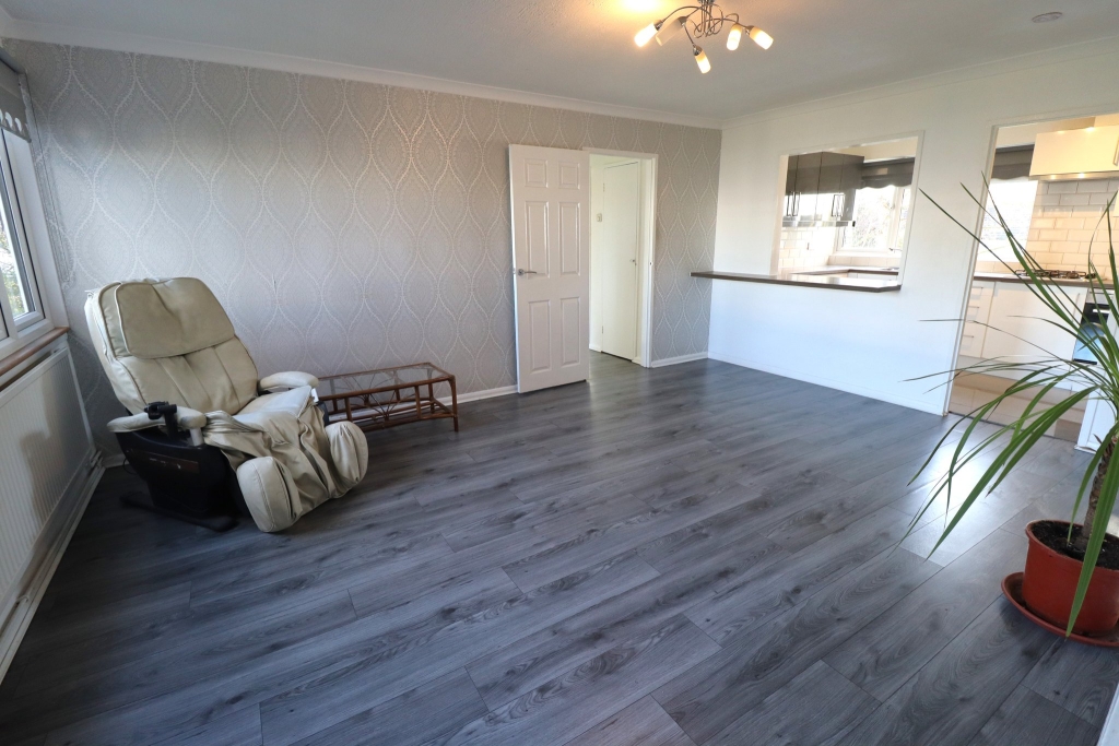 Romford Road, Chigwell Borders