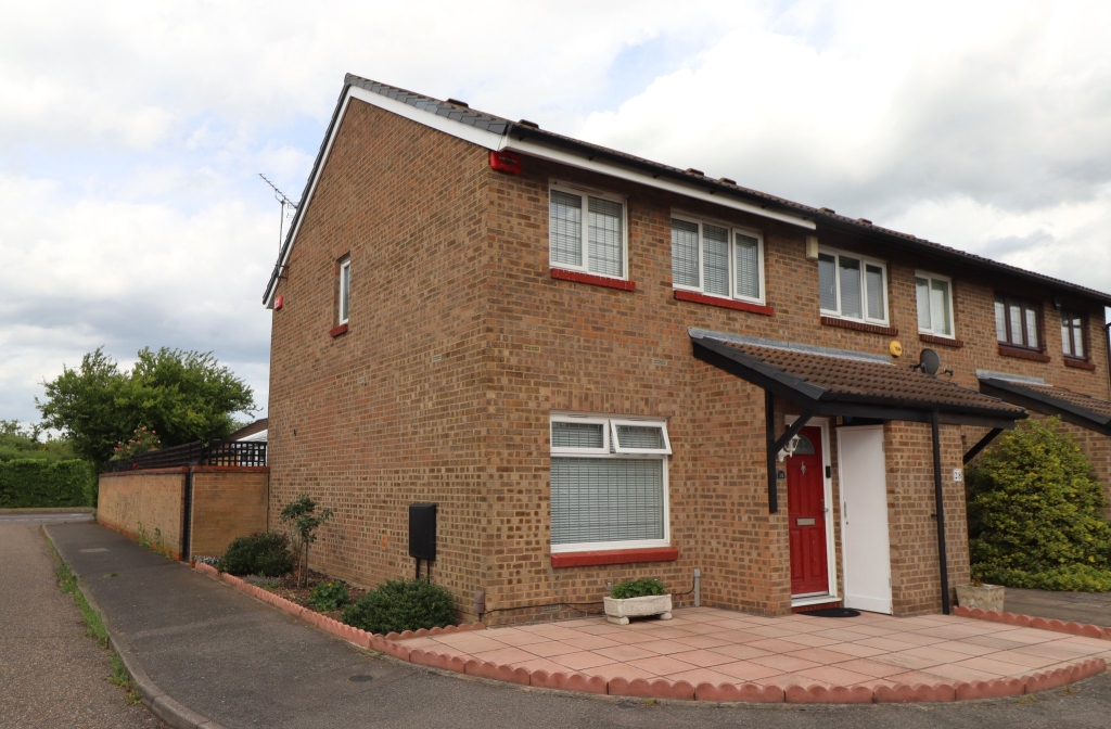 Sarre Avenue, Hornchurch