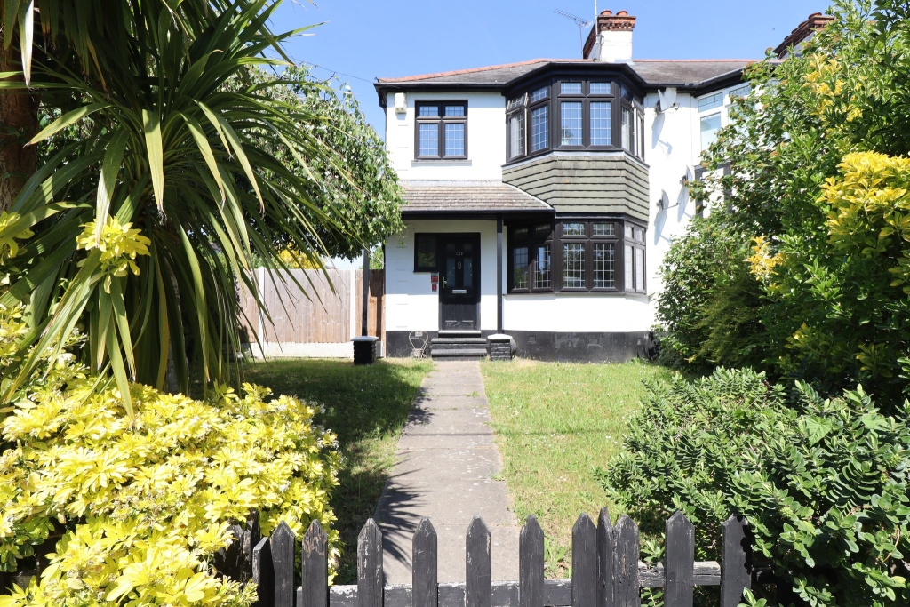 Eastwood Road, Rayleigh