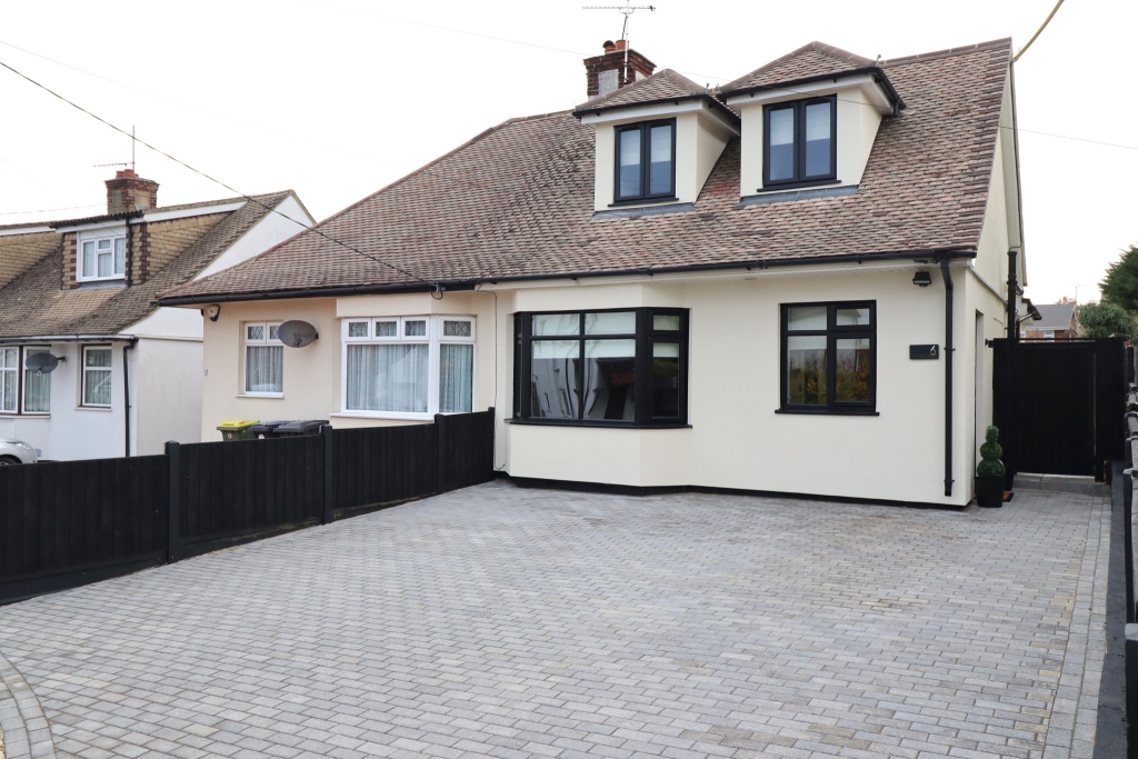 Oakwood Road, Rayleigh