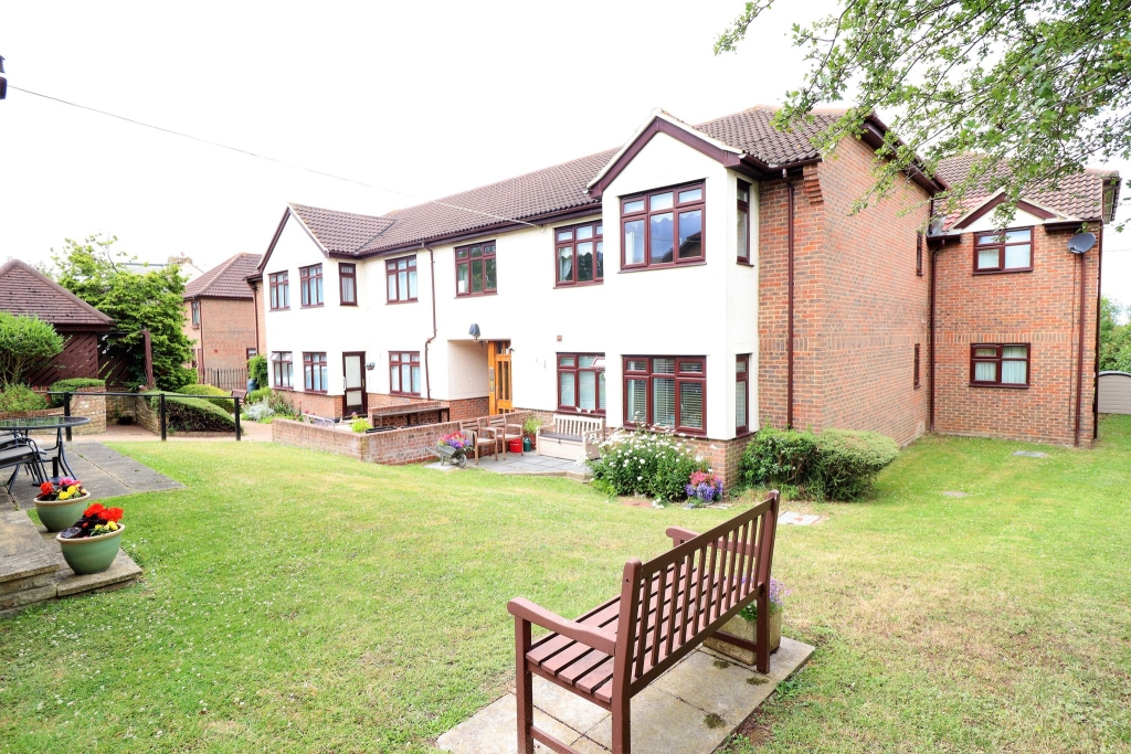Sheriton Square, Rayleigh