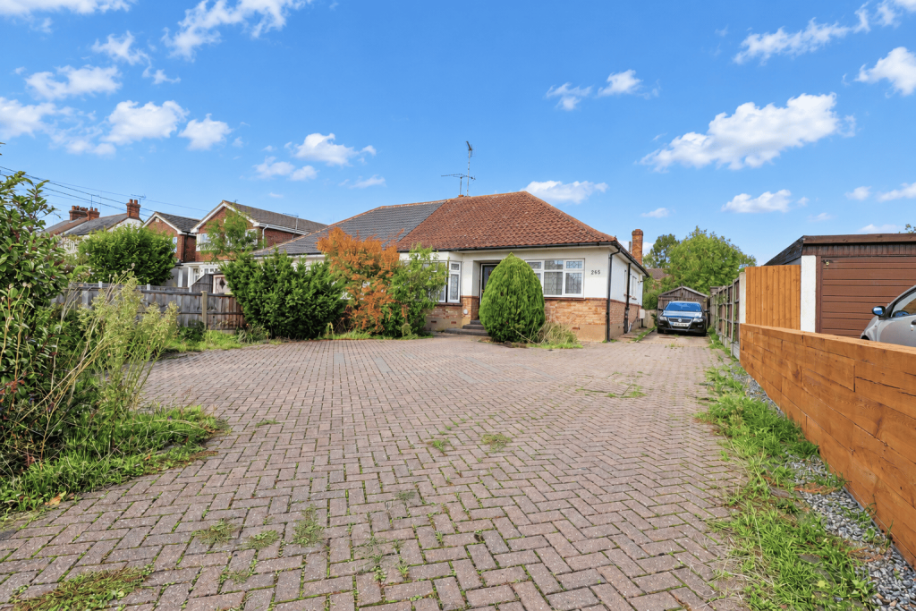 Eastwood Road, Rayleigh